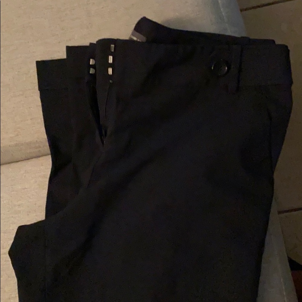 The limited ankle pants